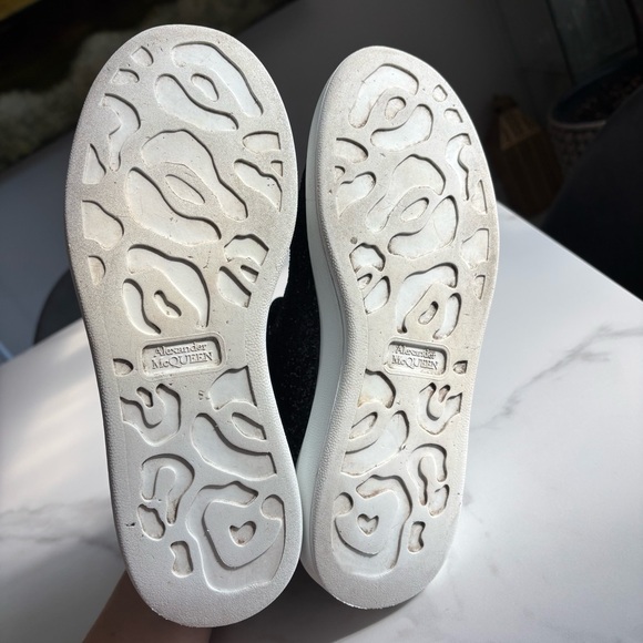 Alexander McQueen Oversized sneakers in a black glitter finish white sole sz 38 - Picture 6 of 11